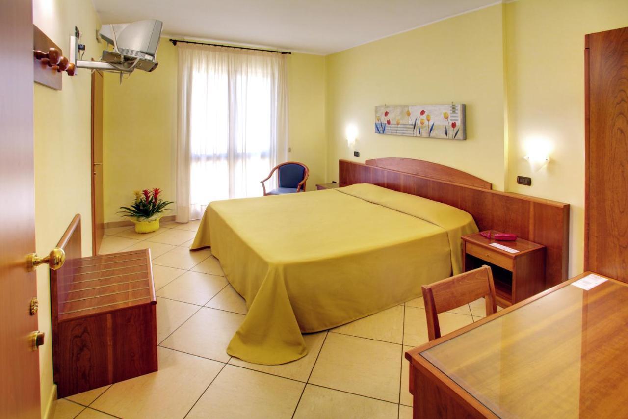 Lo Scacciapensieri Hotel & Restaurant Monteroni di Lecce Quarto foto