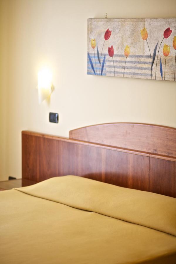 Lo Scacciapensieri Hotel & Restaurant Monteroni di Lecce Quarto foto